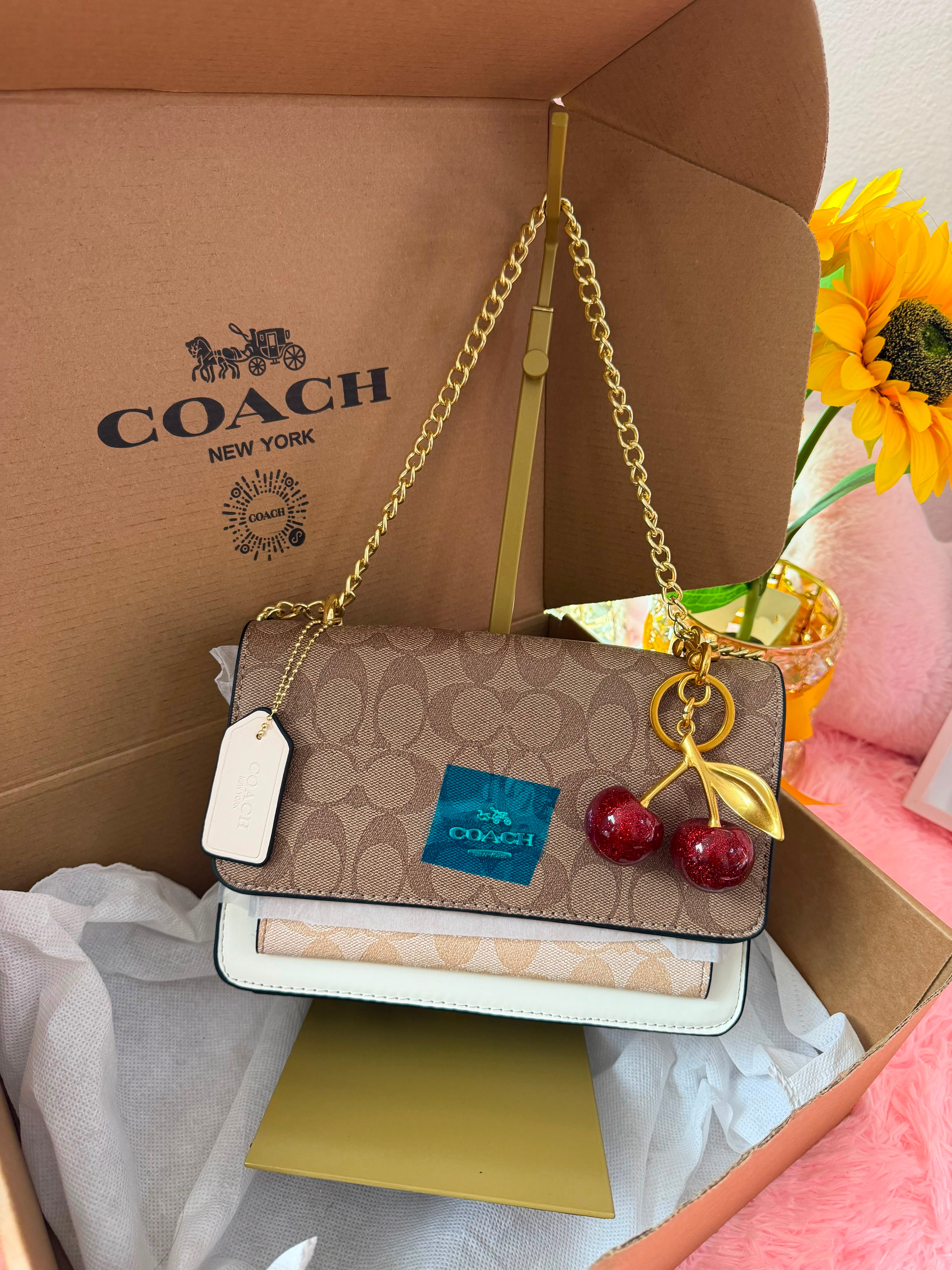 🤎 Coach Signature Crossbody – Elegancia clásica con un toque moderno 🤎
